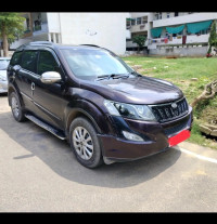 Mahindra XUV 500 W6