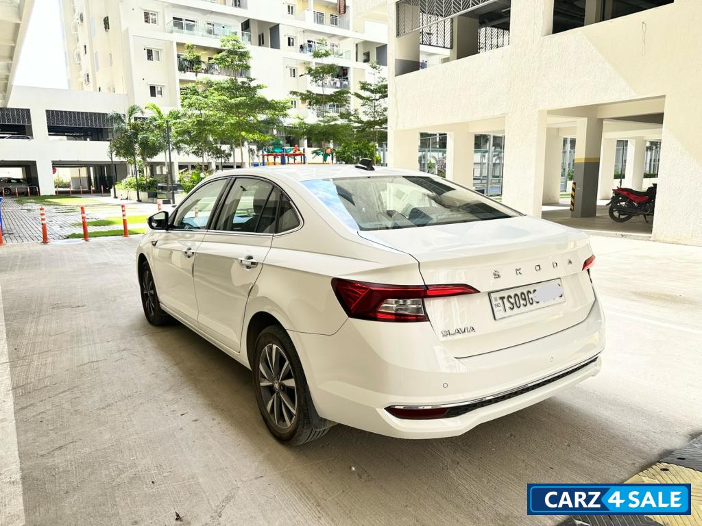 Skoda Slavia Style 1.0 TSI MT