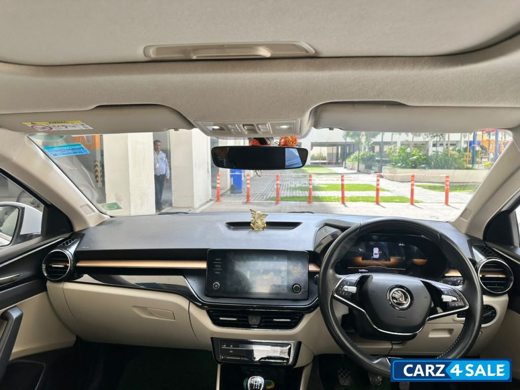 Skoda Slavia Style 1.0 TSI MT