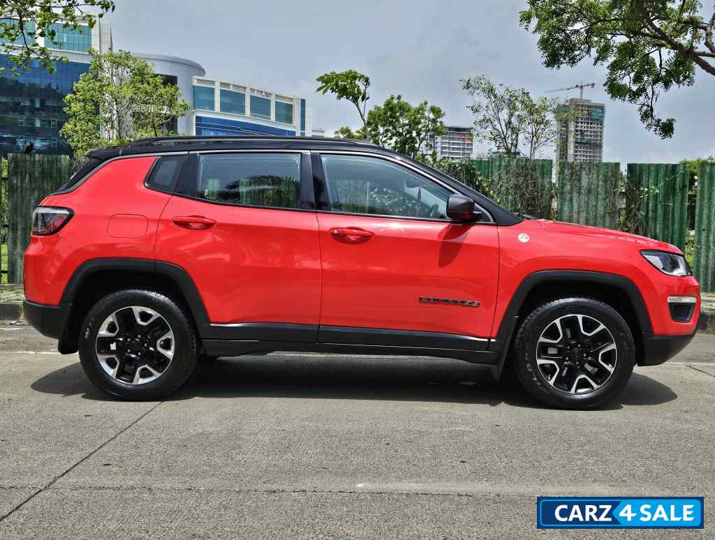 Exotica Red Jeep Compass Traihawk 4X4 Exotica Red Jeep Compass Traihawk 4X4