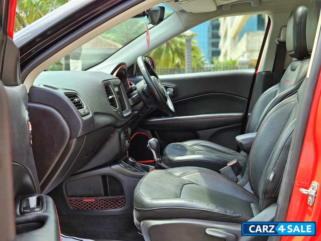Exotica Red Jeep Compass Traihawk 4X4 Exotica Red Jeep Compass Traihawk 4X4