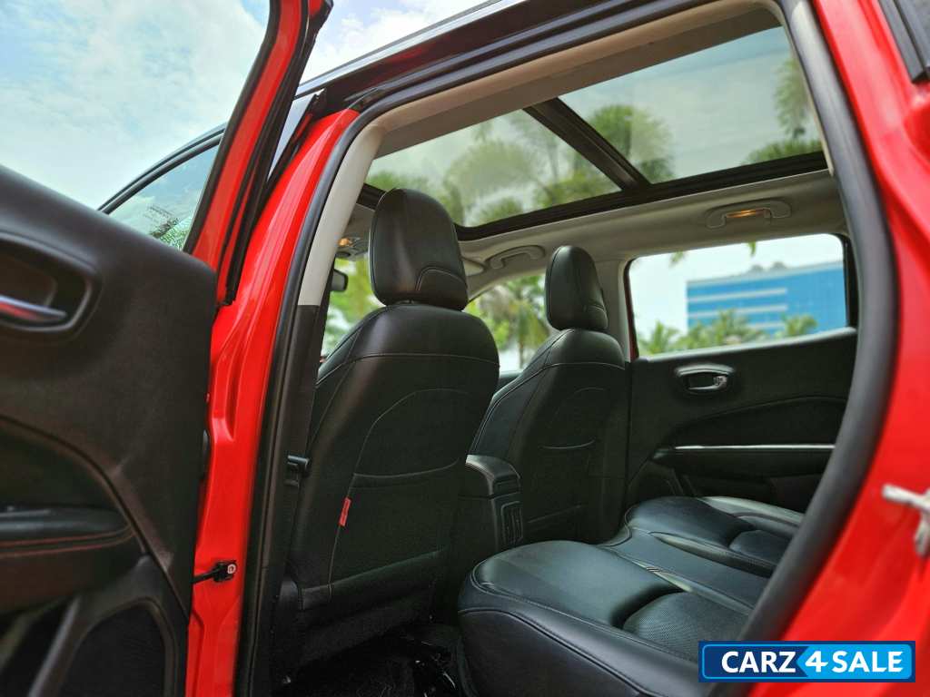 Exotica Red Jeep Compass Traihawk 4X4 Exotica Red Jeep Compass Traihawk 4X4