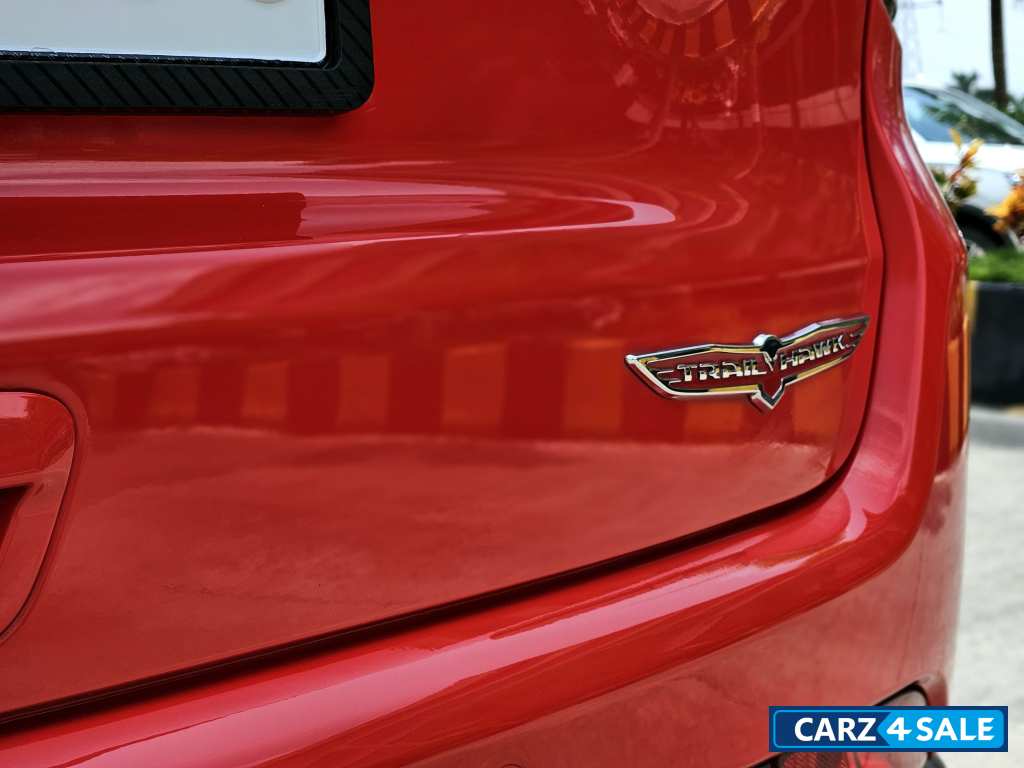 Exotica Red Jeep Compass Traihawk 4X4 Exotica Red Jeep Compass Traihawk 4X4
