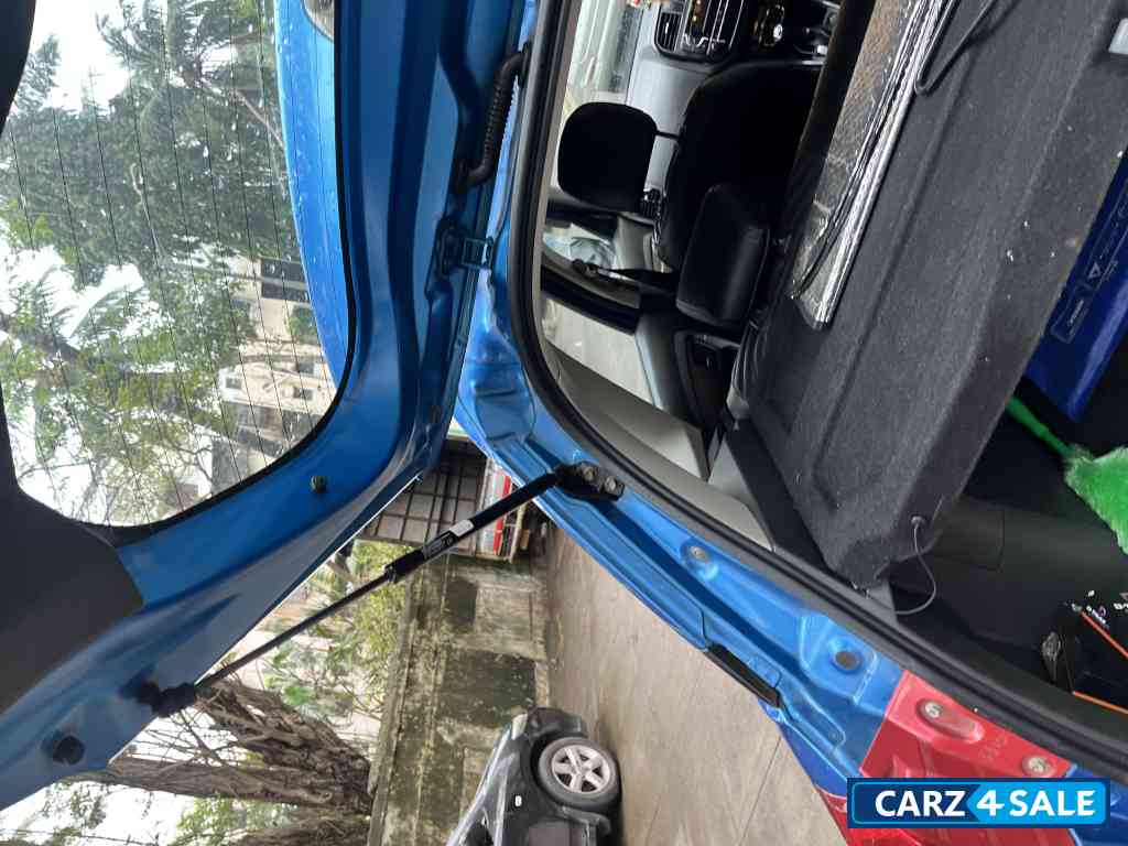 Cerulean Blue Maruti Suzuki Brezza ZDi Cerulean Blue Maruti Suzuki Brezza ZDi