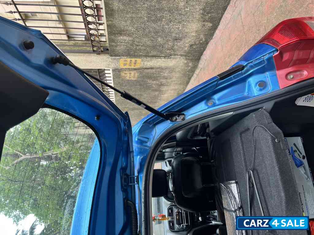 Cerulean Blue Maruti Suzuki Brezza ZDi Cerulean Blue Maruti Suzuki Brezza ZDi