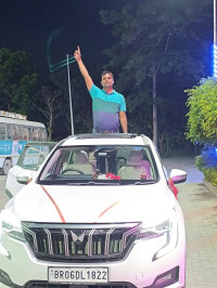 Mahindra XUV700 AX7