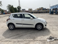 White Maruti Suzuki Swift Vdi