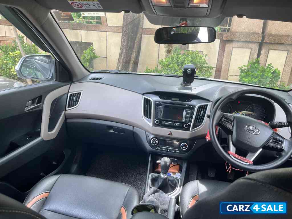 Polar White Hyundai Creta 1.6SX Polar White Hyundai Creta 1.6SX