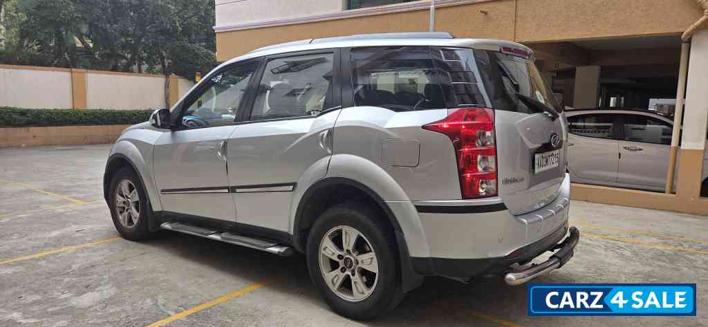 Silver Mahindra XUV 500 W8