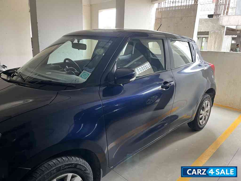 Maruti Suzuki Swift Vxi AT Maruti Suzuki Swift Vxi AT