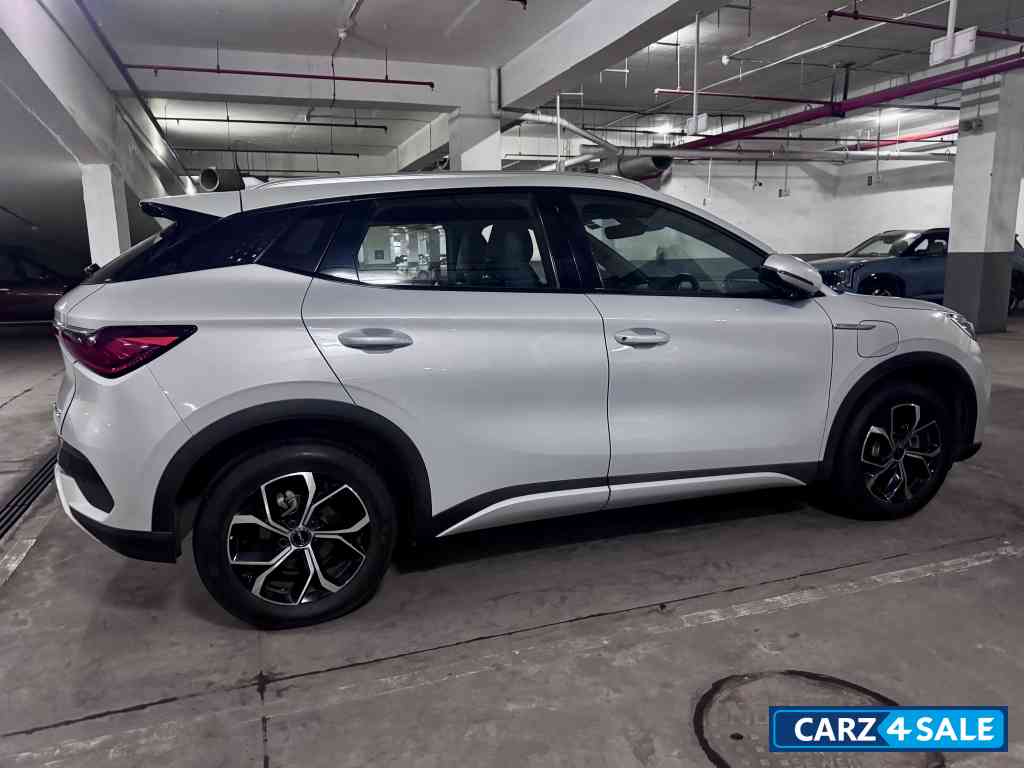 White Pearl BYD Atto Dynamic