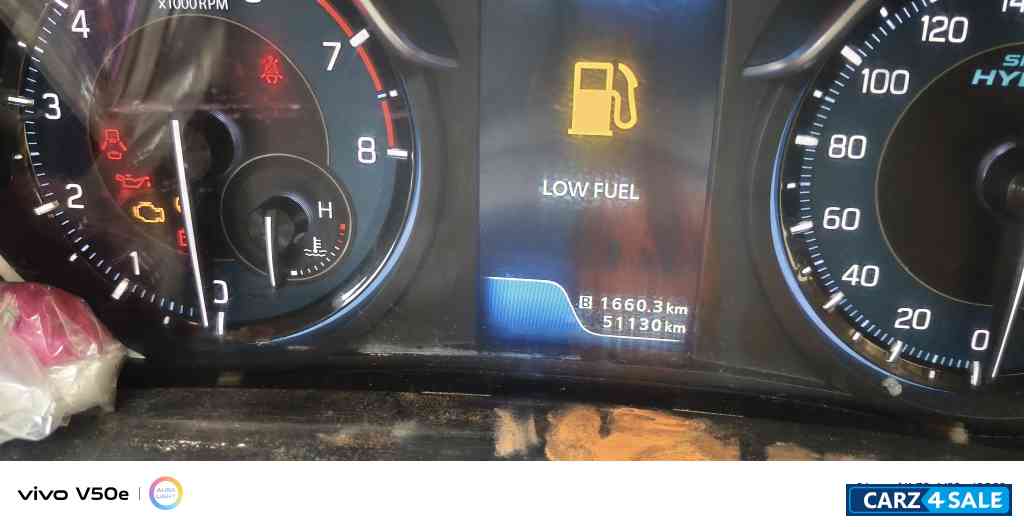Silver Maruti Suzuki Ertiga VXI Smart Hybrid Silver Maruti Suzuki Ertiga VXI Smart Hybrid