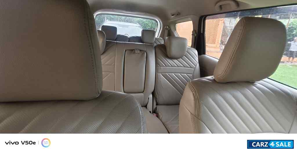 Silver Maruti Suzuki Ertiga VXI Smart Hybrid Silver Maruti Suzuki Ertiga VXI Smart Hybrid