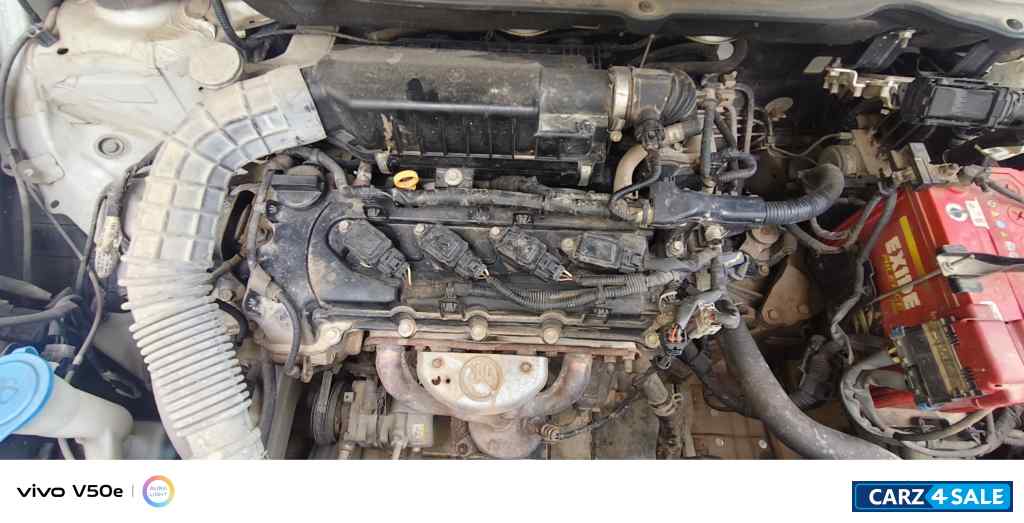 Silver Maruti Suzuki Ertiga VXI Smart Hybrid Silver Maruti Suzuki Ertiga VXI Smart Hybrid