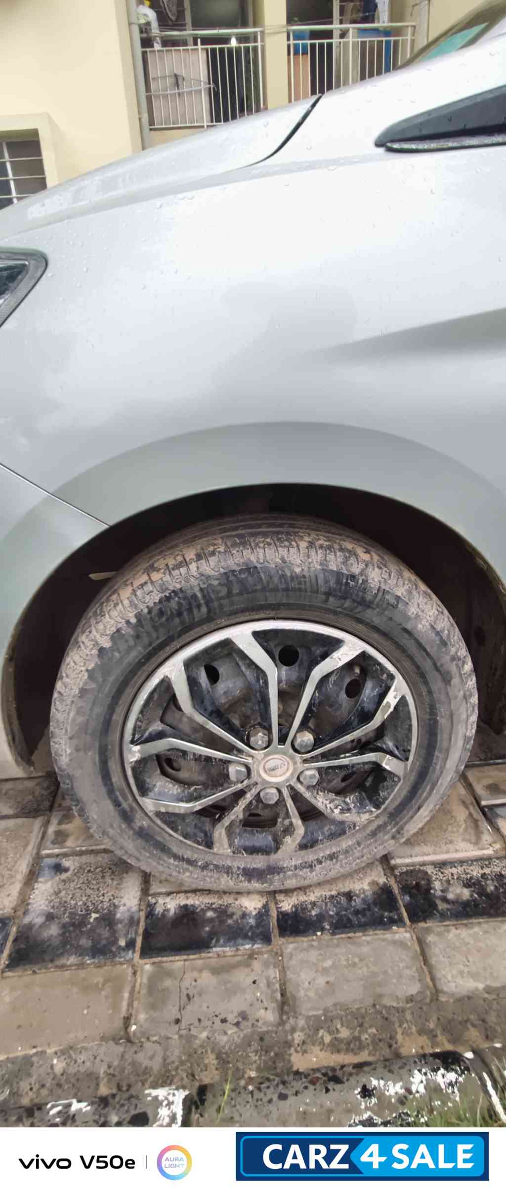 Silver Maruti Suzuki Ertiga VXI Smart Hybrid Silver Maruti Suzuki Ertiga VXI Smart Hybrid