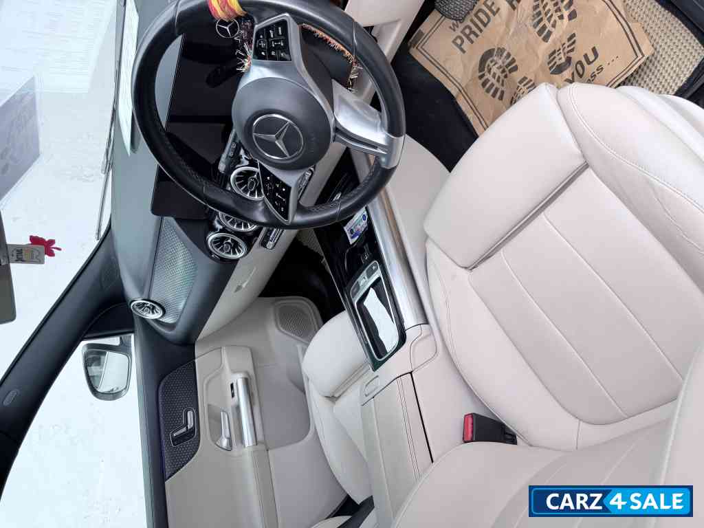 Mercedes-Benz GLA 200 Mercedes-Benz GLA 200