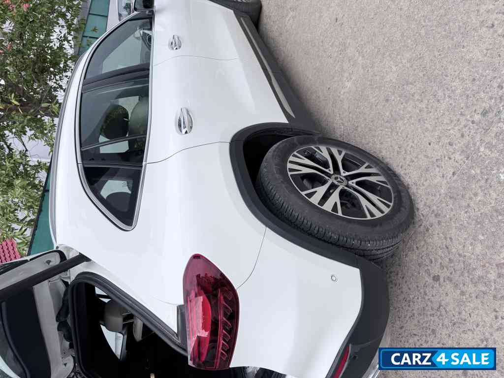 Mercedes-Benz GLA 200 Mercedes-Benz GLA 200