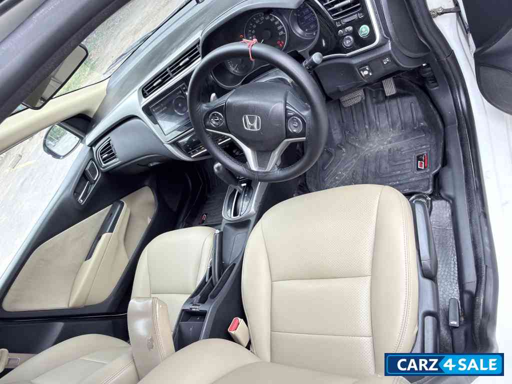 Honda City v automatc
