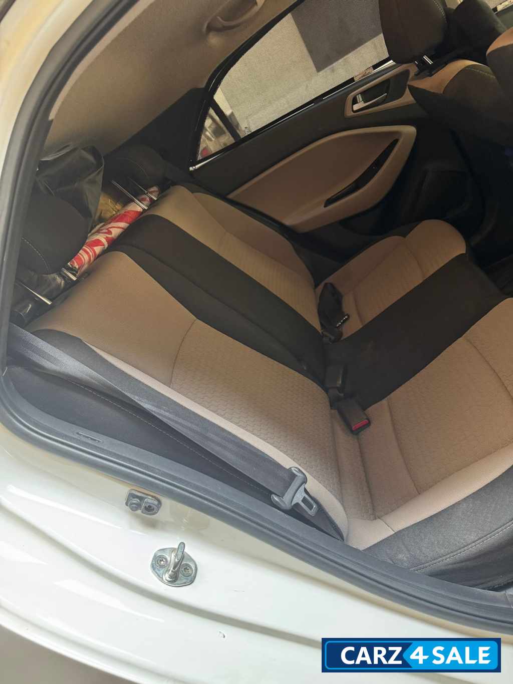 White Hyundai Elite i20 Asta Optional