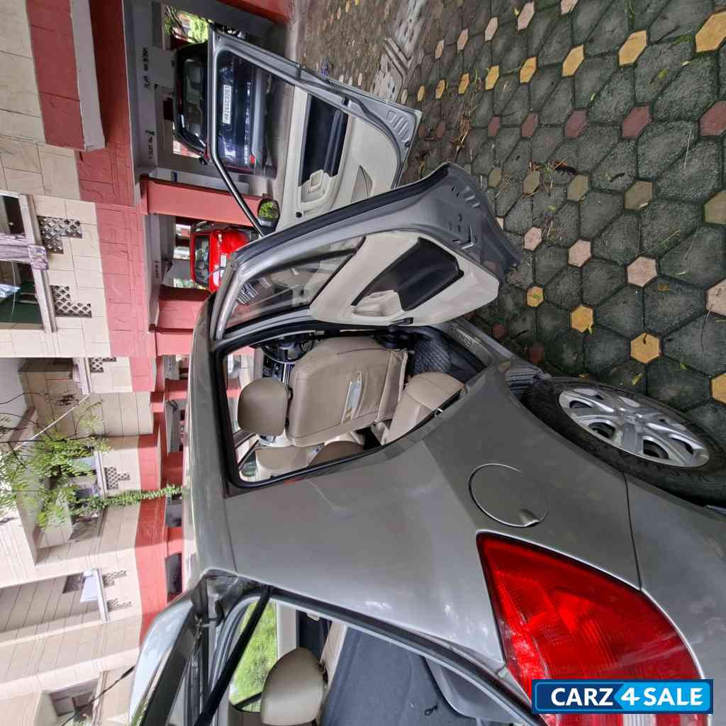 Silver Skoda Fabia Ambient Silver Skoda Fabia Ambient
