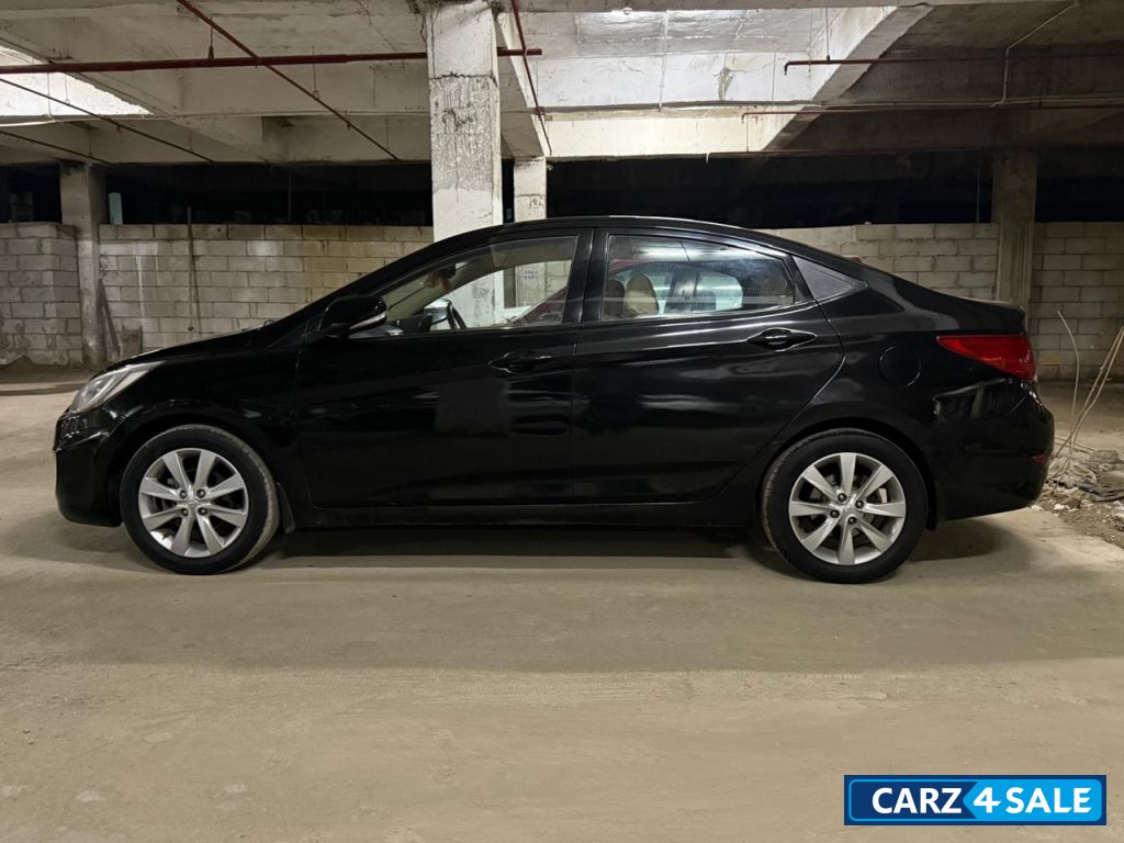 Thunder Black Hyundai Verna VTVT 1.6