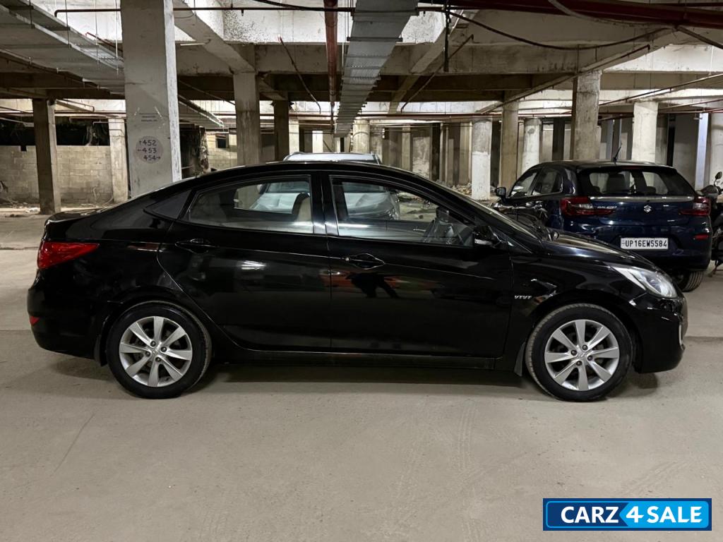 Thunder Black Hyundai Verna VTVT 1.6 Thunder Black Hyundai Verna VTVT 1.6