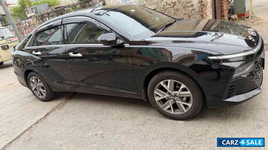 Abbys Black Pearl Hyundai Verna Sx optional