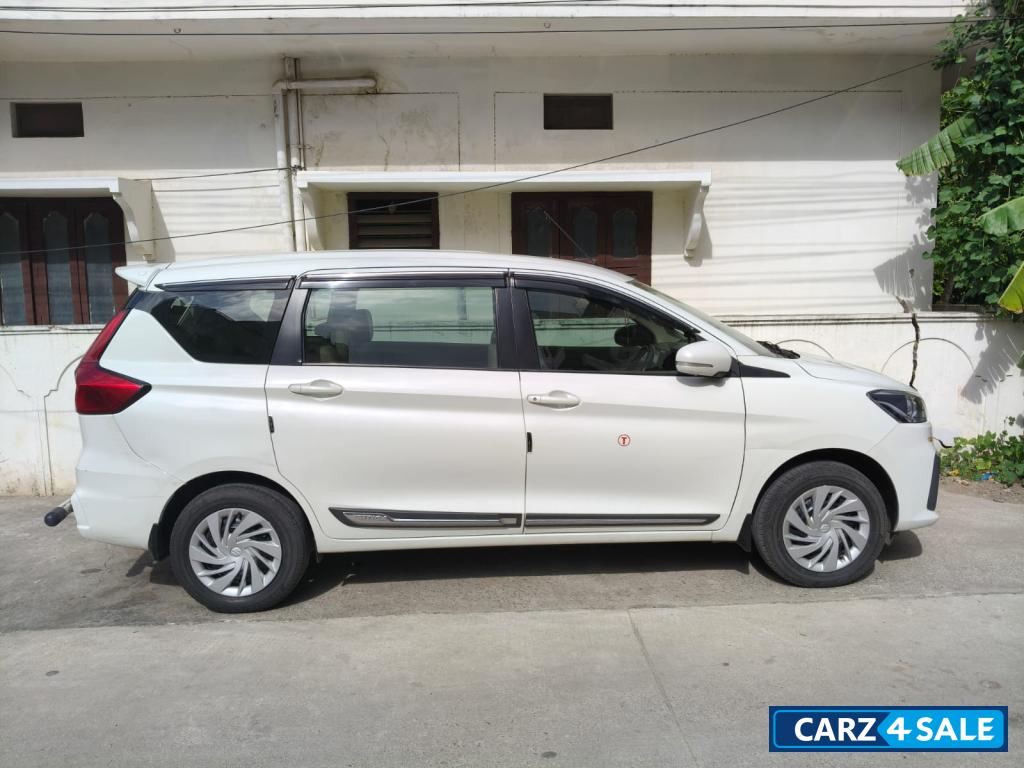 Maruti Suzuki Ertiga VXI0CNG Maruti Suzuki Ertiga VXI0CNG
