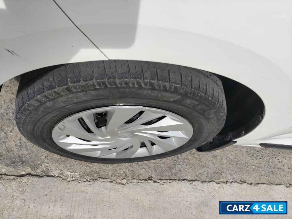 Maruti Suzuki Ertiga VXI0CNG Maruti Suzuki Ertiga VXI0CNG