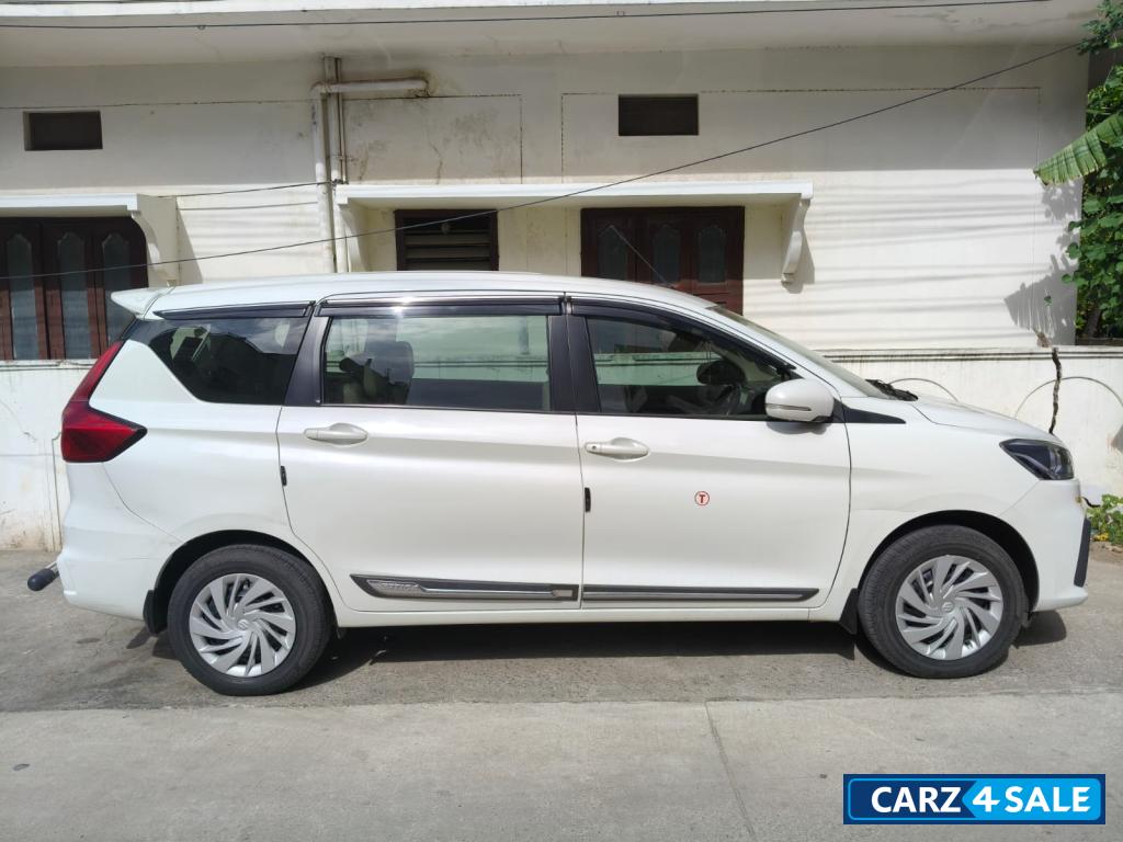 Maruti Suzuki Ertiga VXI0CNG Maruti Suzuki Ertiga VXI0CNG