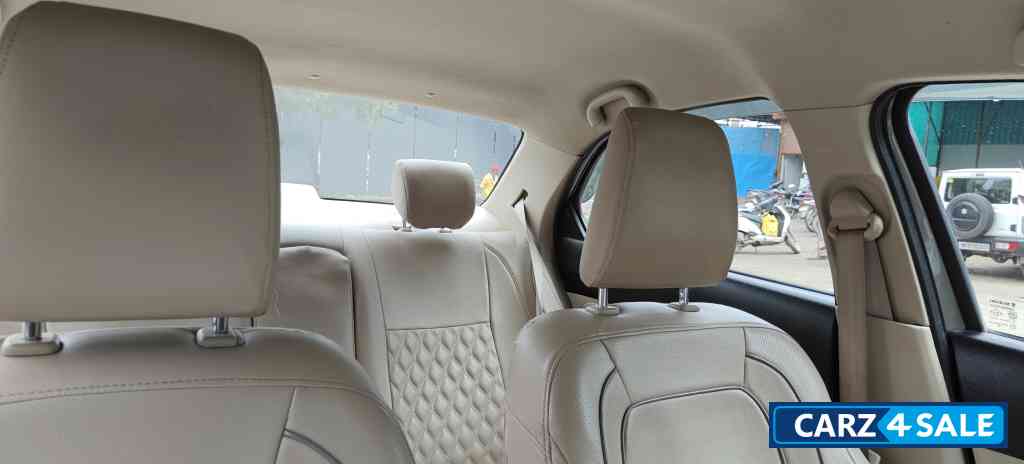 Maruti Suzuki Dzire VXI AMT Maruti Suzuki Dzire VXI AMT