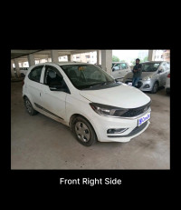 White Tata Tiago XT(O)