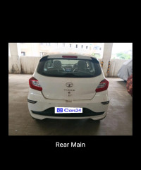 White Tata Tiago XT(O)