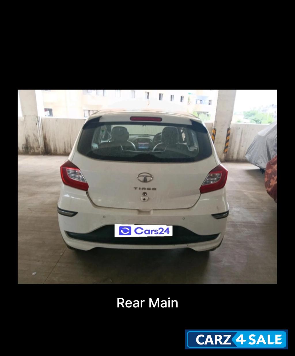 White Tata Tiago XT(O) White Tata Tiago XT(O)