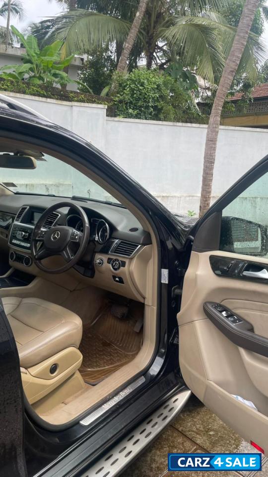 Mercedes-Benz ML-Class ML250 4MATIC Mercedes-Benz ML-Class ML250 4MATIC