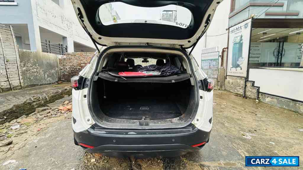 Tata Harrier Xm