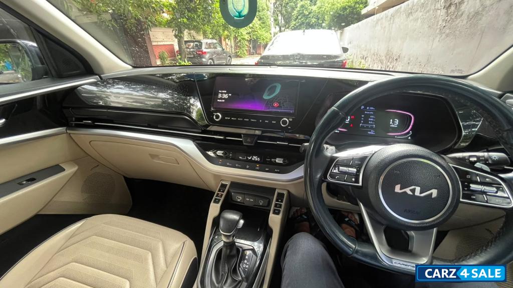 Kia Carens Luxury Plus 1.4 petrol DCT 7 Kia Carens Luxury Plus 1.4 petrol DCT 7