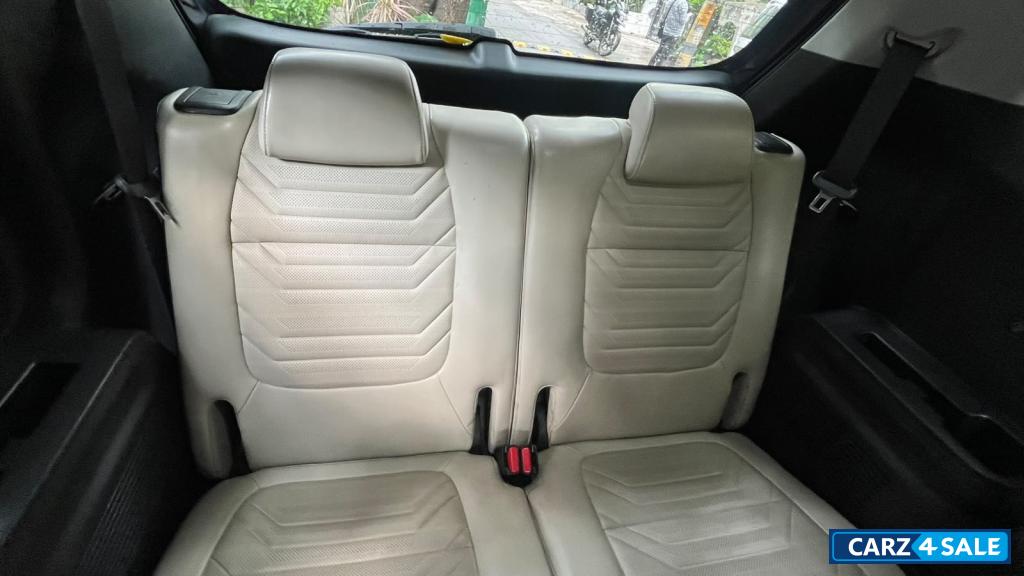 Kia Carens Luxury Plus 1.4 petrol DCT 7 Kia Carens Luxury Plus 1.4 petrol DCT 7
