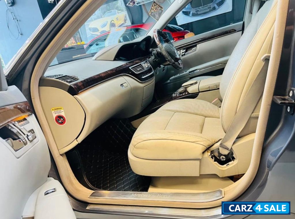 F Grey Mercedes-Benz S-Class 350L F Grey Mercedes-Benz S-Class 350L