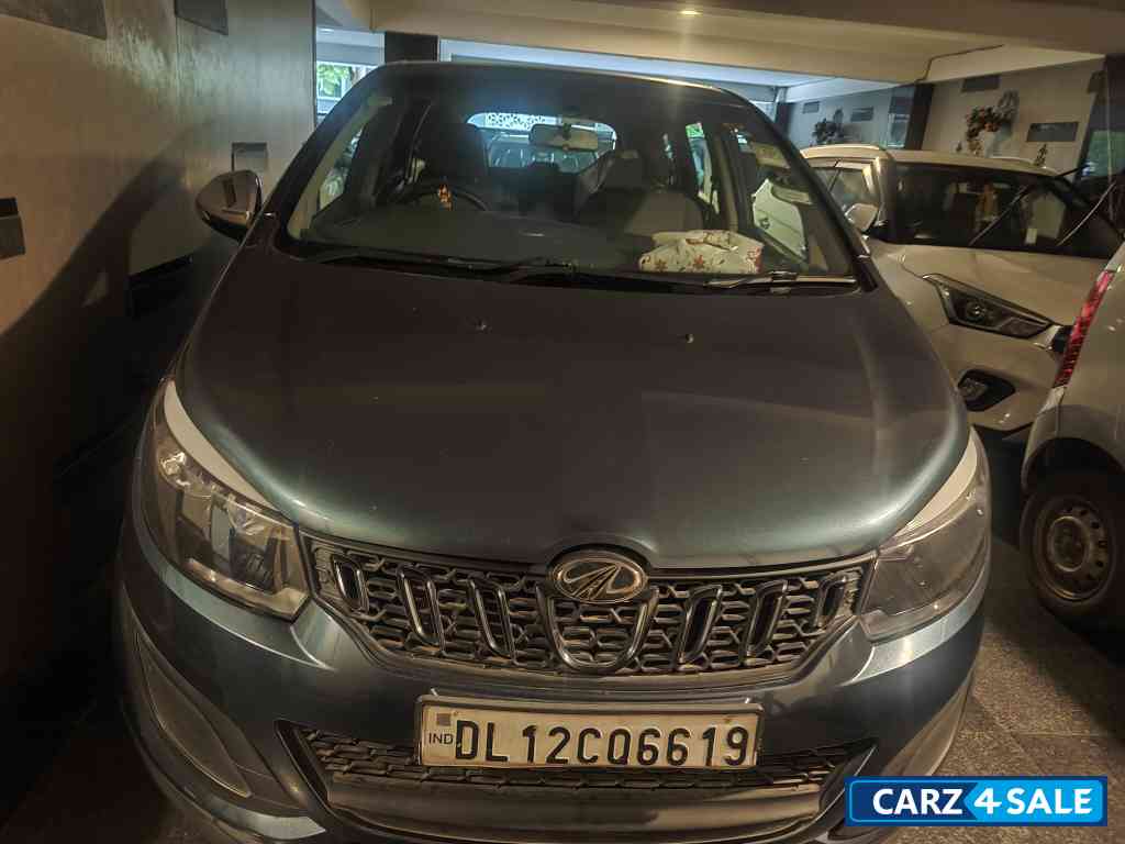 Mahindra Marazzo M 2 8