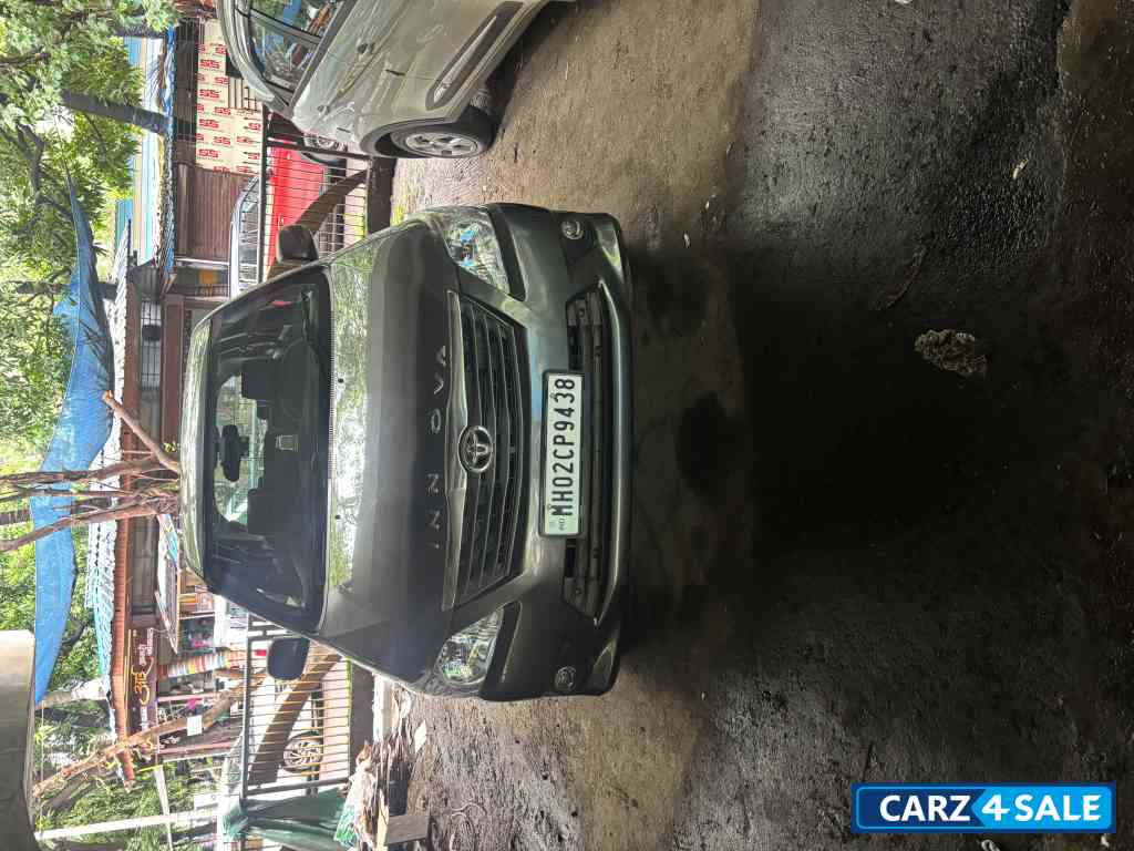 Toyota Innova 2.5G4