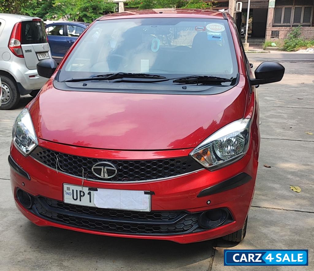 Berry Red Tata Tiago XE
