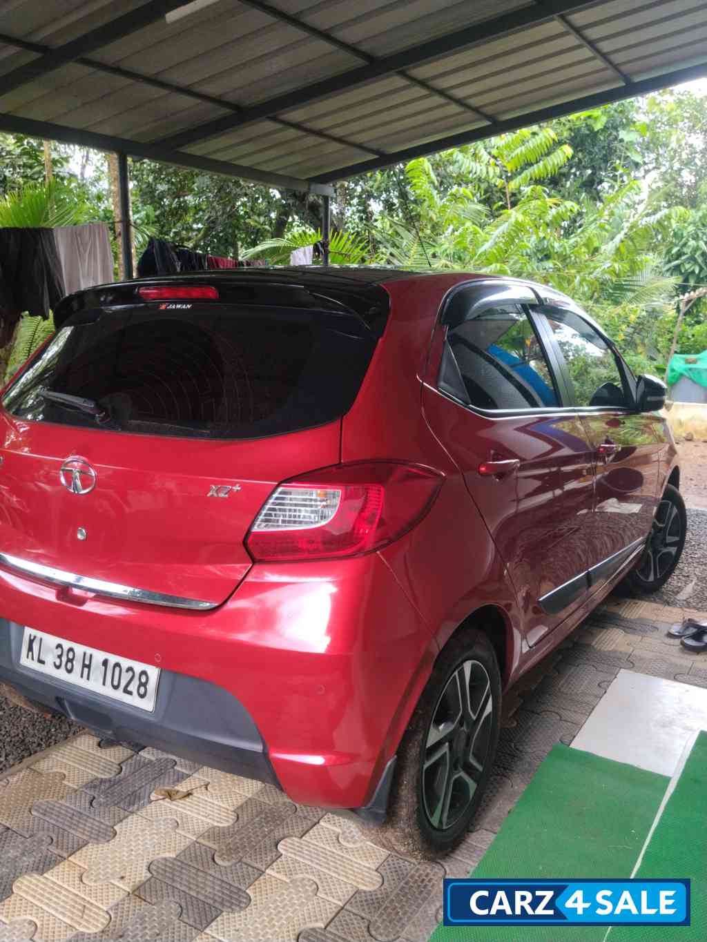 Berry Red Tata Tiago Zxplus dual tone Berry Red Tata Tiago Zxplus dual tone
