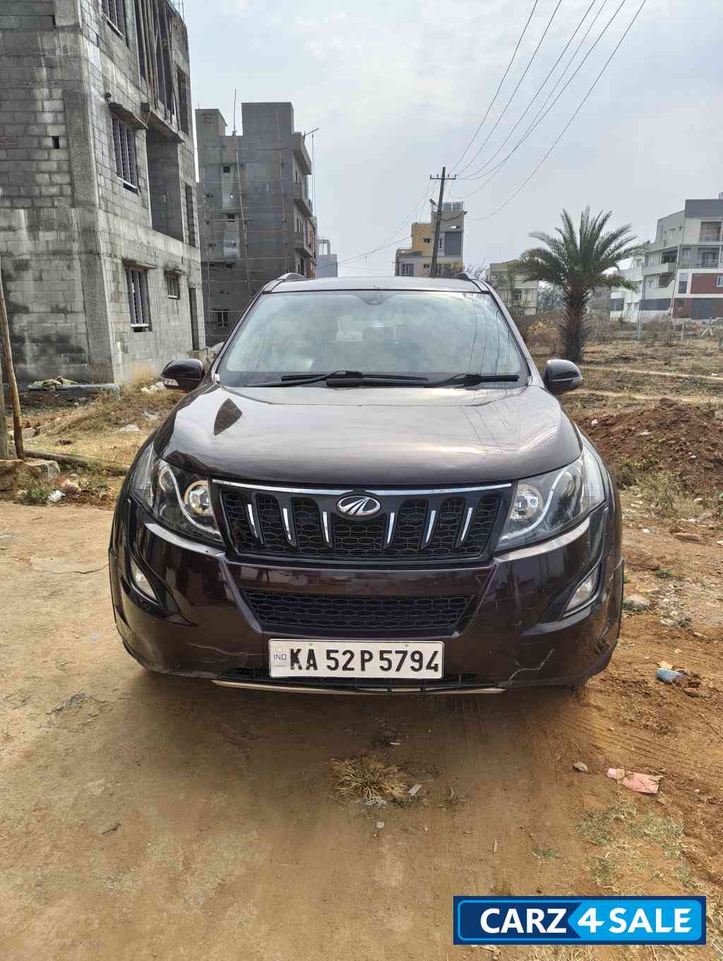 Mengenta Mahindra XUV 500 W6 2.2 fwd doctor maintained