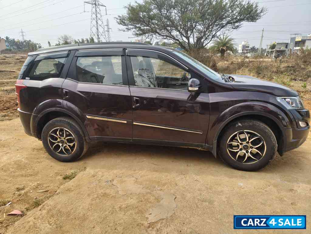 Mengenta Mahindra XUV 500 W6 2.2 fwd doctor maintained Mengenta Mahindra XUV 500 W6 2.2 fwd doctor maintained