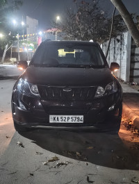 Mengenta Mahindra XUV 500 W6 2.2 fwd doctor maintained