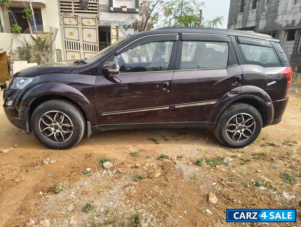 Mengenta Mahindra XUV 500 W6 2.2 fwd doctor maintained Mengenta Mahindra XUV 500 W6 2.2 fwd doctor maintained