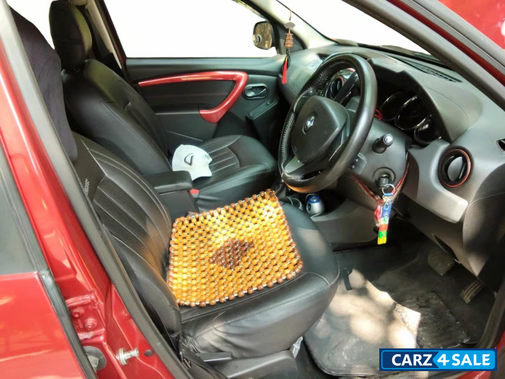 Fiery Red Renault Duster RXC CVT PETROL Fiery Red Renault Duster RXC CVT PETROL