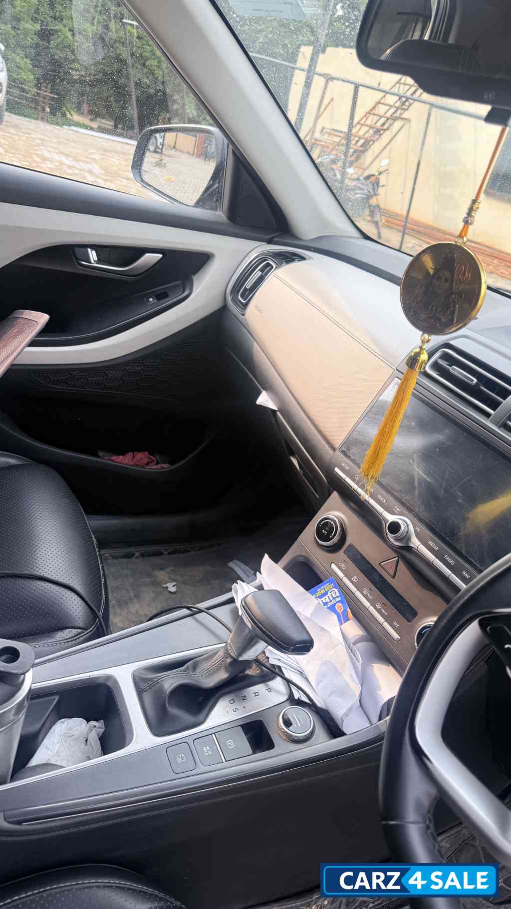 Black Hyundai Creta Sx ivt 1.5 petrol Black Hyundai Creta Sx ivt 1.5 petrol