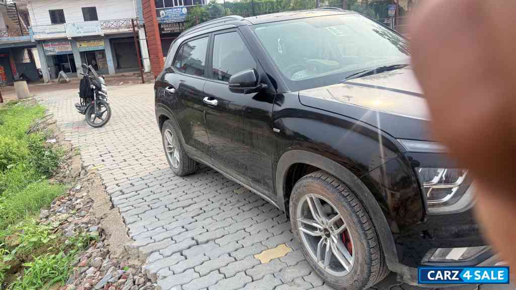 Black Hyundai Creta Sx ivt 1.5 petrol Black Hyundai Creta Sx ivt 1.5 petrol